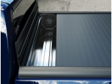 Крышка "EVOm" для Chevrolet Silverado 6,5ft от Mountain Top, цвет черный (можно заказать с поперечными рейлингами), изображение 3